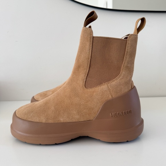MOON BOOT • Luna Chelsea Suede Boots in Beige - Picture 6 of 15